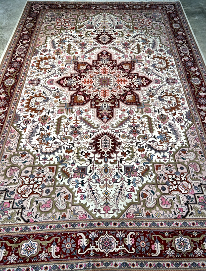 6'8"x10' Fine Hand-Knotted Wool & Silk Blend Tabrize Herize Carpet - Area Rug
