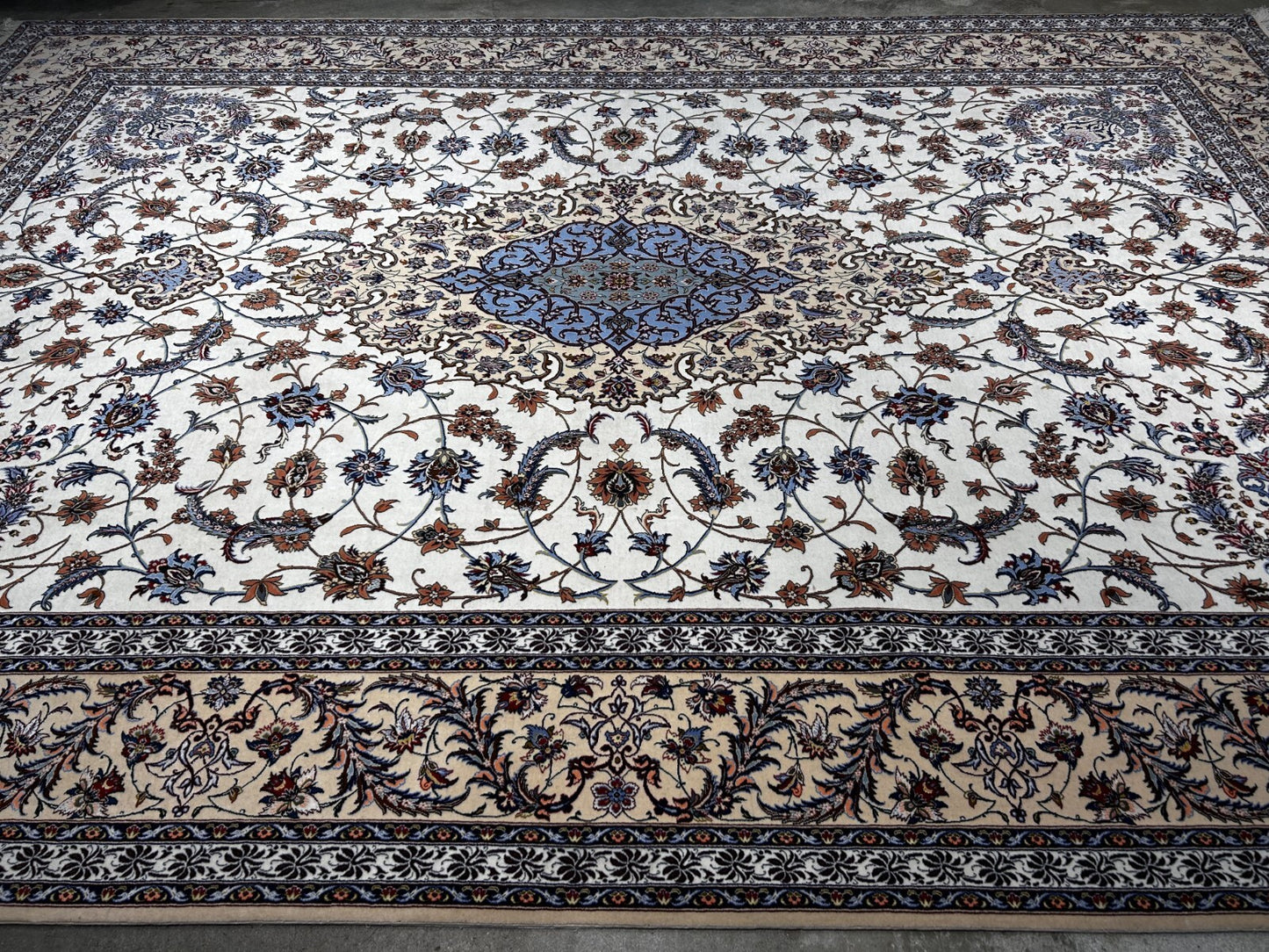 8'6"x12' Extra Fine Hand-Knotted Wool & Silk Isfahane Rug