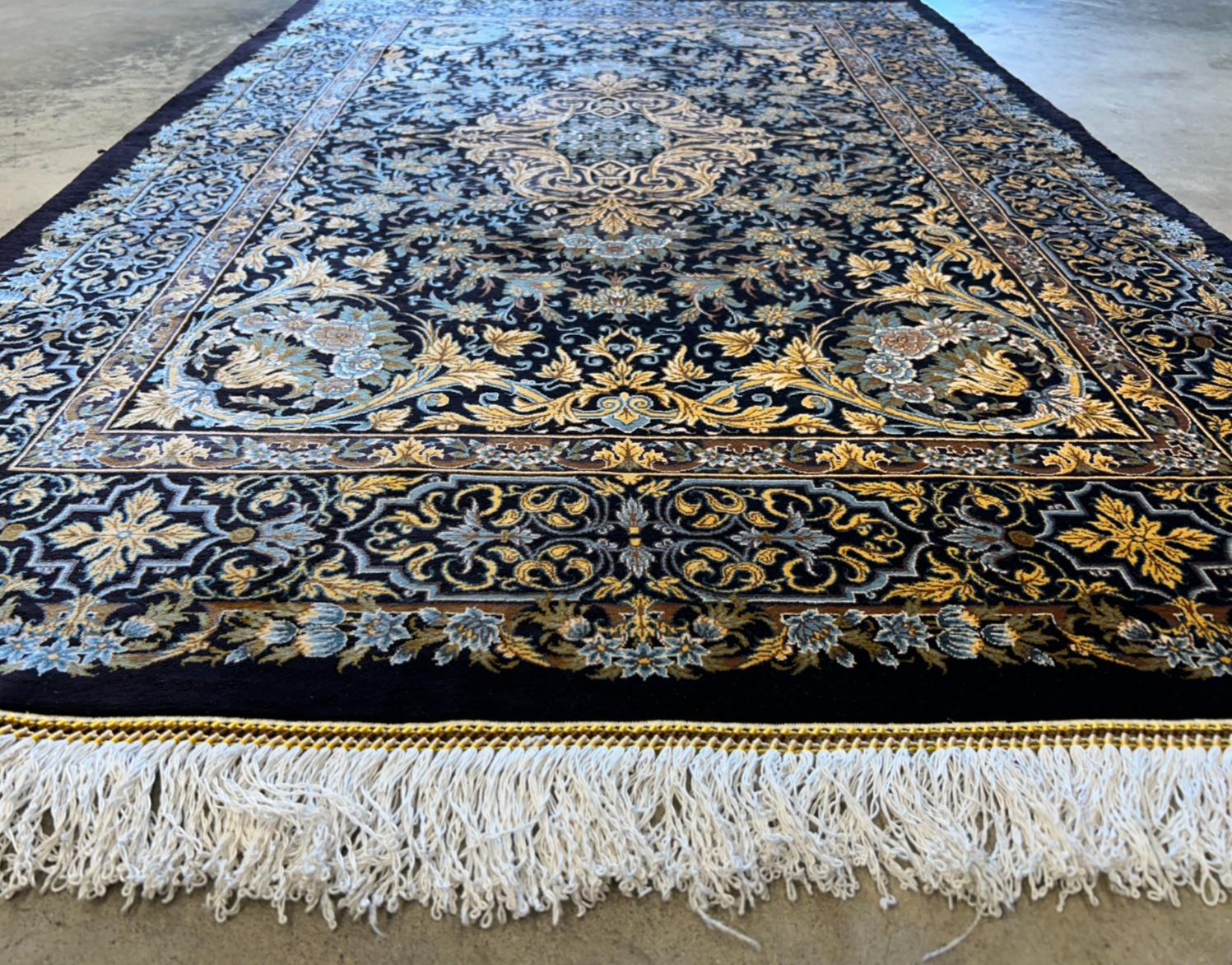 3'4"x5'2" Exquisite Extra-Fine Hand-Knotted 100% Silk Qume Area Rug