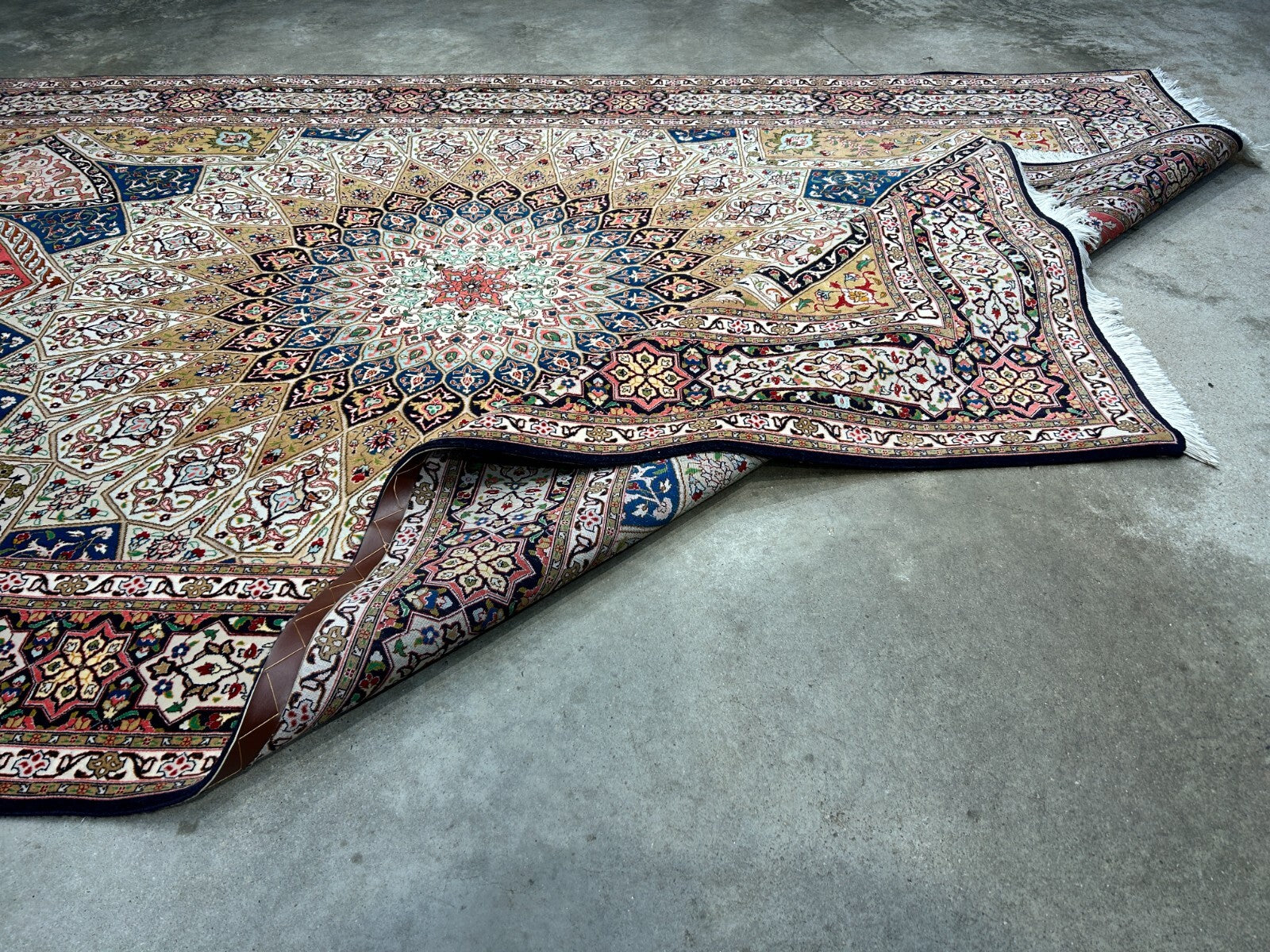 6'7"x10'2" Fine Hand-Knotted Wool & Silk Tabrize Dome Design Rug - Area Carpet