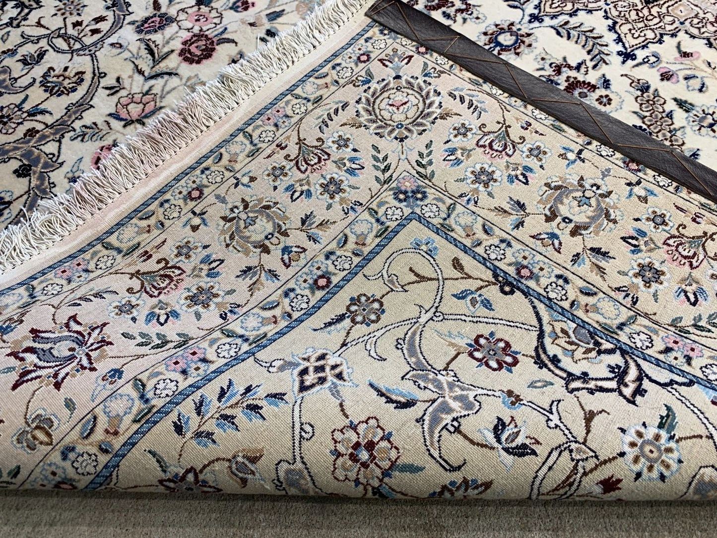 4'3"x6'10" Fine Hand-Knotted Wool & Silk Blend Naine Carpet - Area Rug