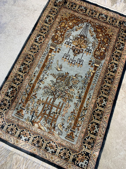 2'7"x4'1" Hand-Knotted 100% Silk Prayer Rug - Area Rug