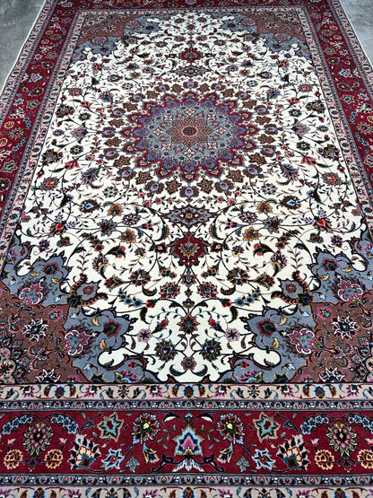 6'9"x9'9" Fine Hand-Knotted Wool & Silk Blend Tabrize Carpet - Area Rug