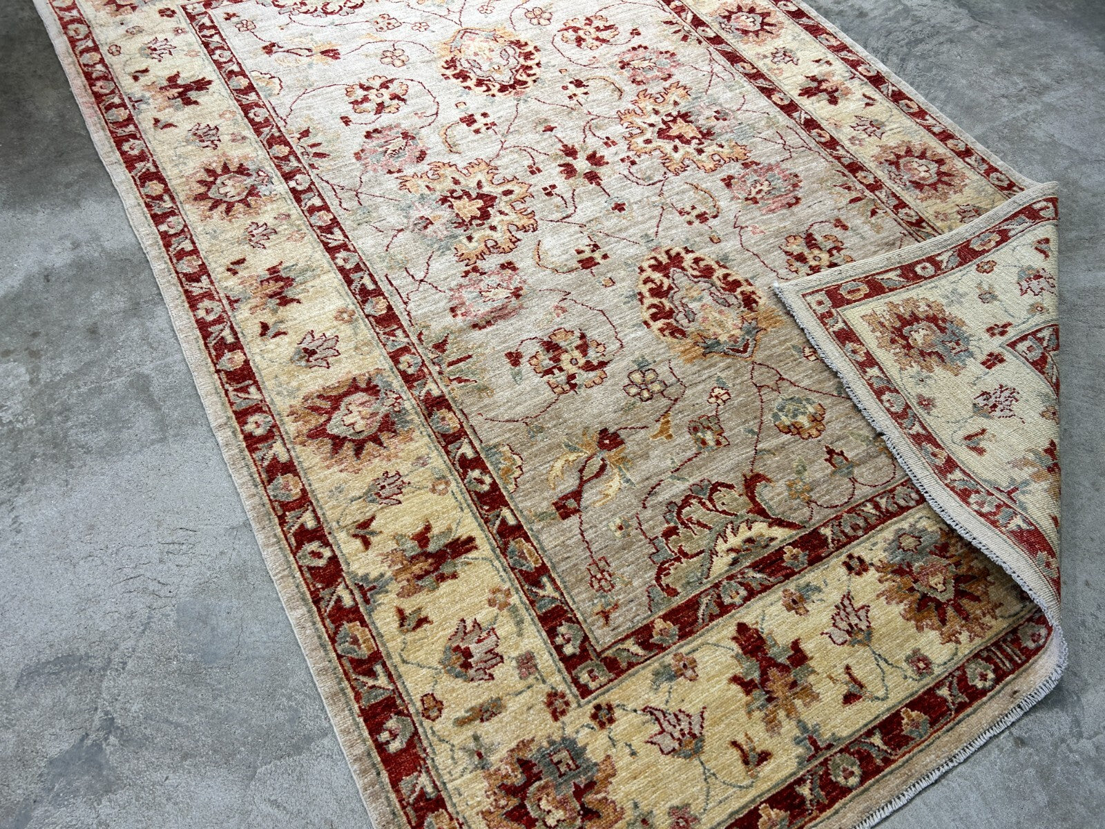 5'8"x8'2" Hand-Knotted 100% Wool Pile Agra Carpet - Area Rug