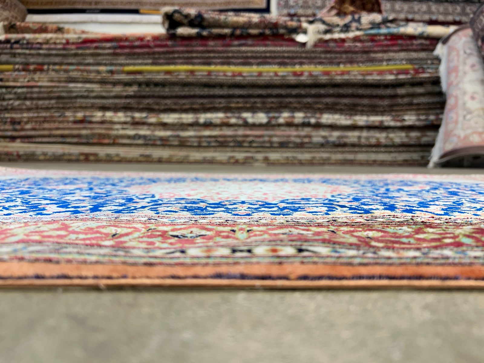 2'8"x4'1" Exquisite Extra-Fine Hand-Knotted 100% Silk Qume Area Rug