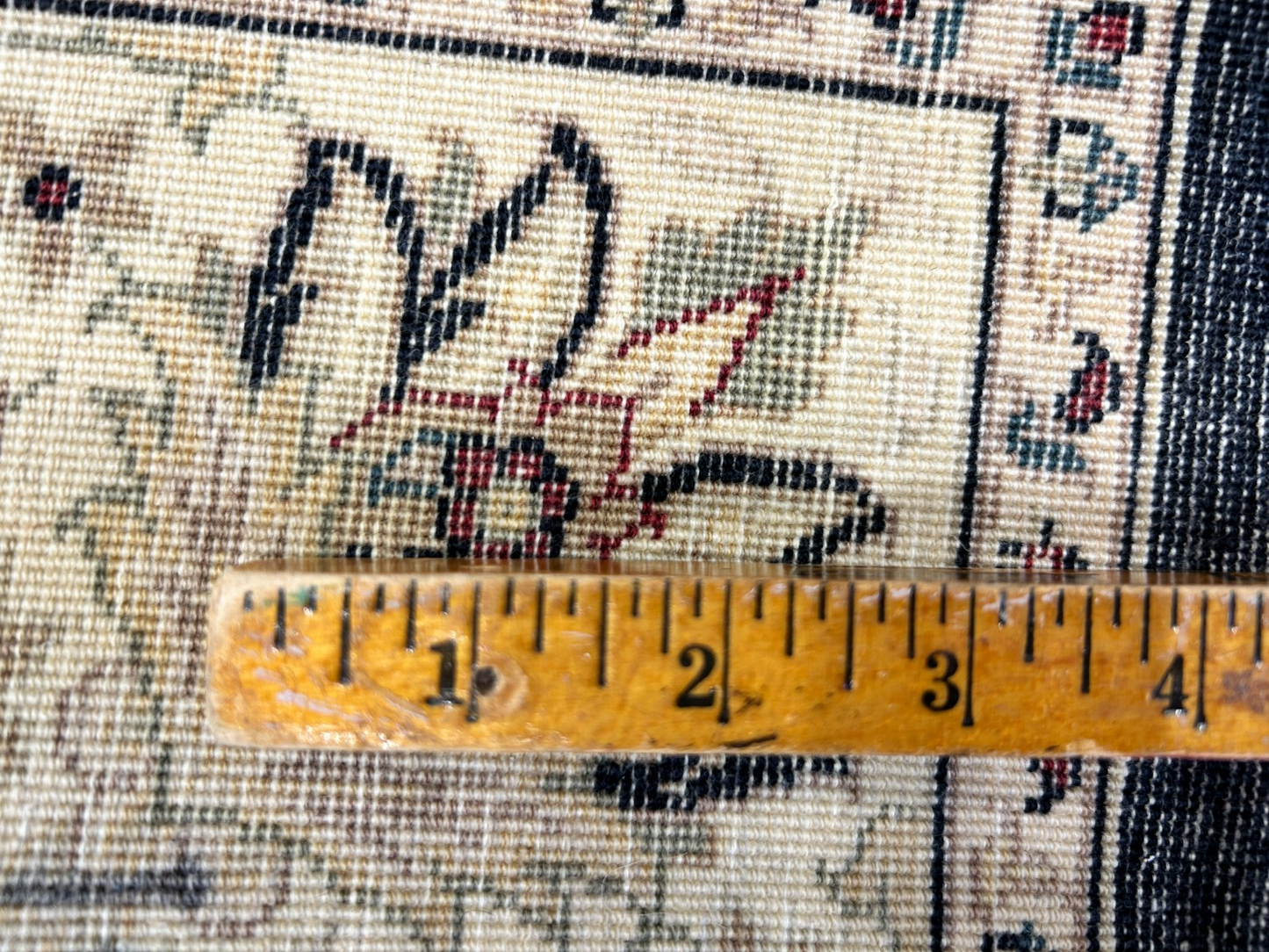 3'1"x5' Hand-Knotted 100% Wool Pile Lahovere Rug