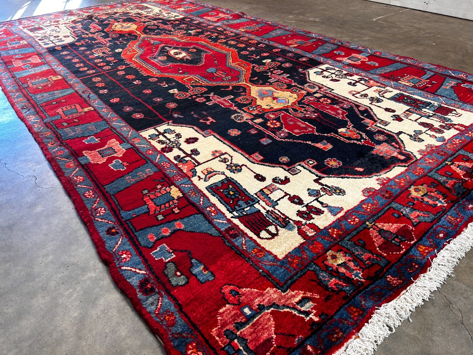 5'1" x 9'8" Hand-Knotted 100% Wool Carpet - Nahavande Area Rug