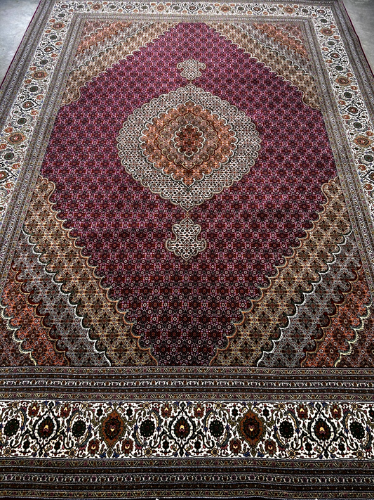 8'2"x11'10" Fine Hand-Knotted Silk & Wool Tabrize Fish Style Rug