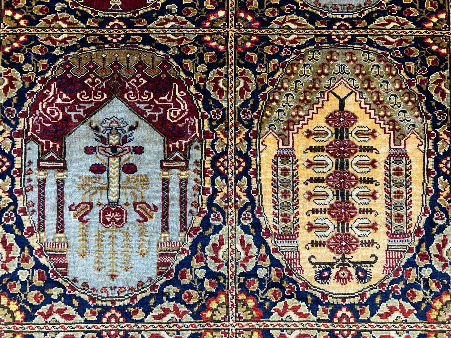 3'x4'5" Exquisite Fine Hand-Knotted 100% Silk Hereke Area Rug