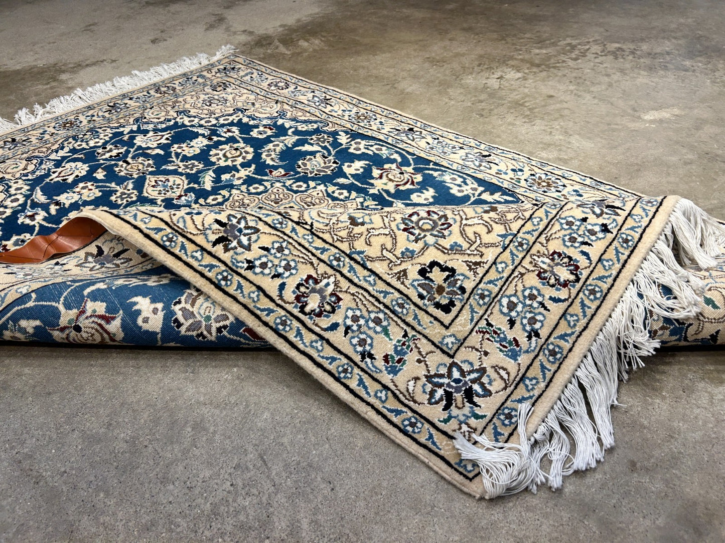 3'1"x4'9" Fine Hand-Knotted Wool & Silk Naine Rug