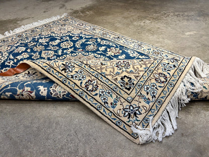 3'1"x4'9" Fine Hand-Knotted Wool & Silk Naine Rug