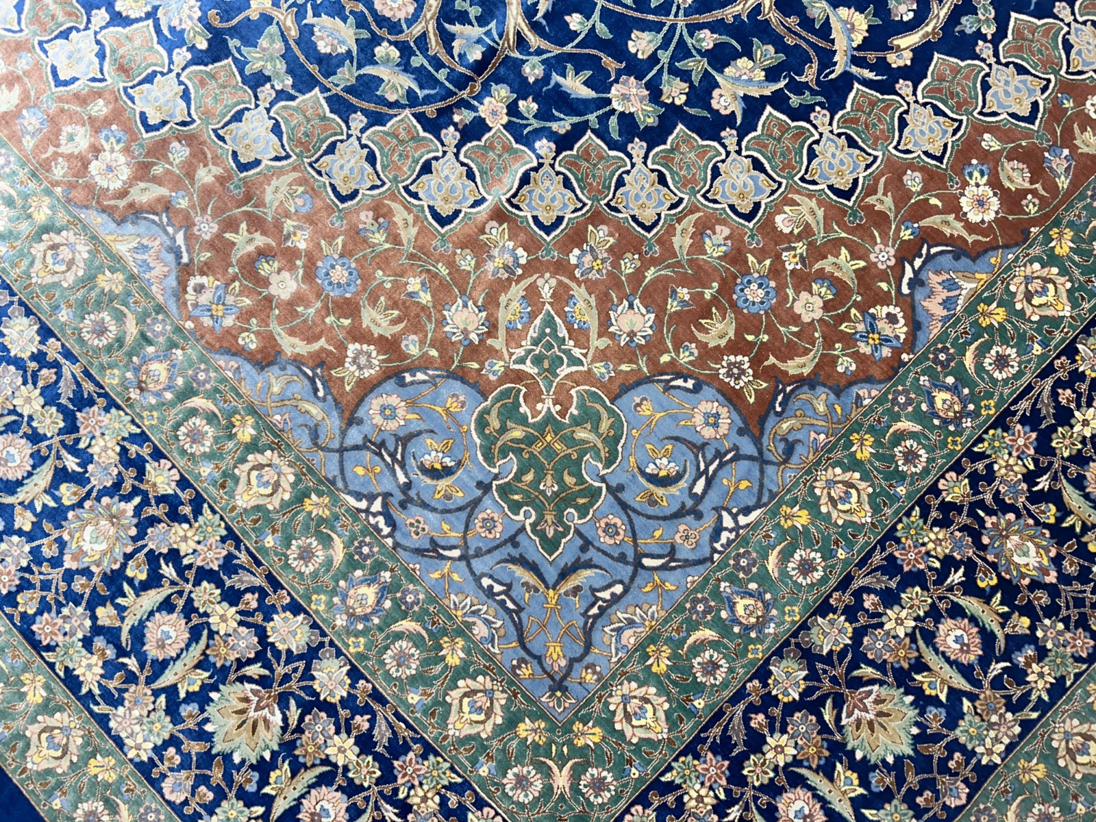 10'1"x13'1" Exquisite Signed Hand-Knotted 100% Silk Qume Rug