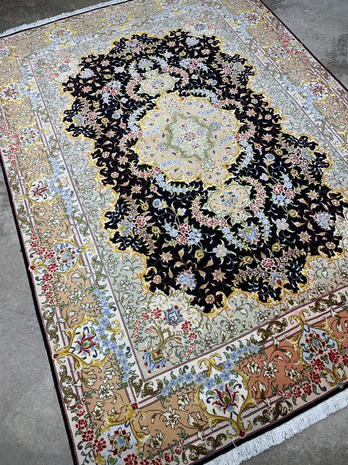 5'1"x7'1" Very Fine Hand-Knotted Wool & Silk Blend Tabrize Carpet - Area Rug