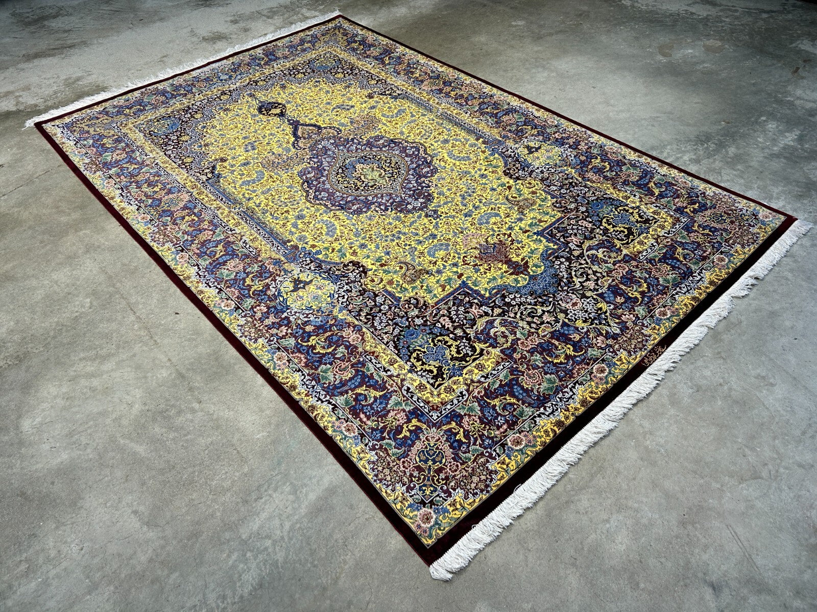 5'4"x8'2" Exquisite Extra-Fine Hand-Knotted 100% Silk Qume Carpet - Area Rug