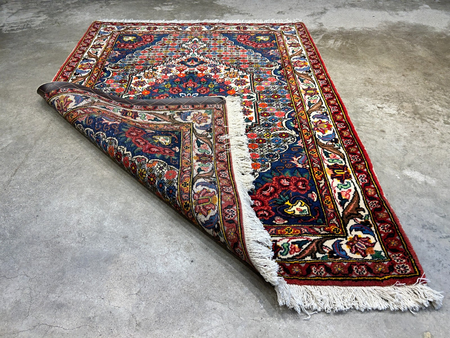 3'5"x5'2" Hand-Knotted 100% Lamb Wool Bakhtiarie Area Rug