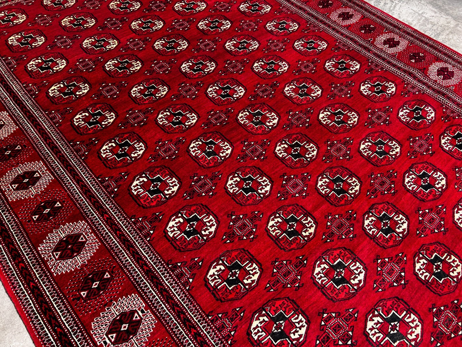 7'6" x 11'5'' Hand-Knotted 100% Wool Pile Turkamane Area Rug - Carpet