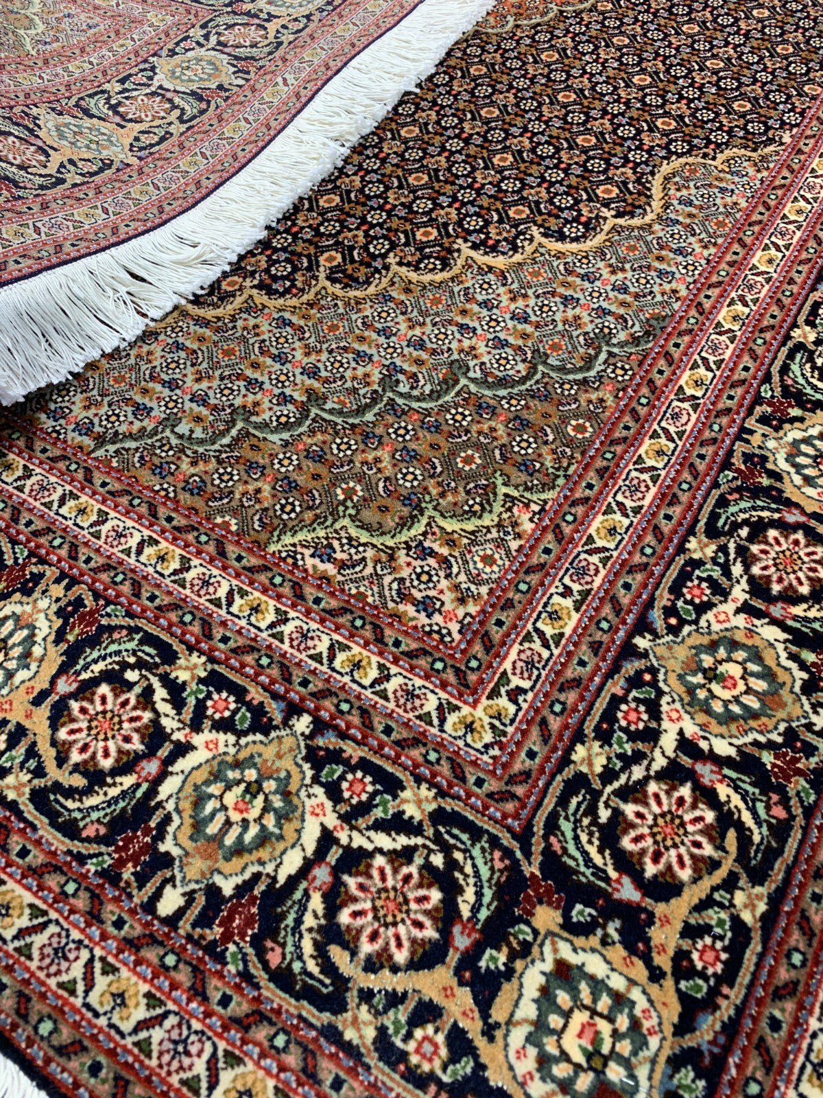 5'x6'7" Fine Hand-Knotted Wool & Silk Blend Tabrize Mahi Carpet - Area Rug
