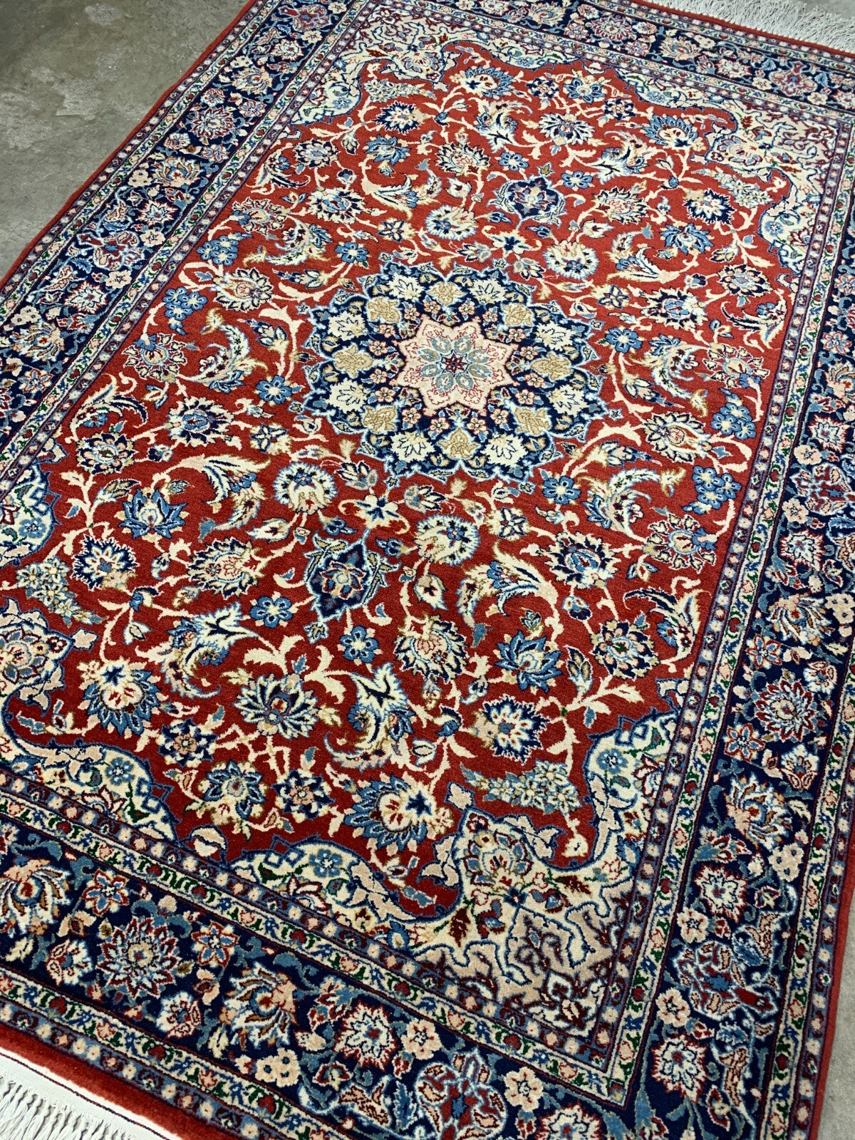 4'11" x 7'10'' Antique Hand-Knotted 100% Wool Pile Isfahane Rug - Carpet