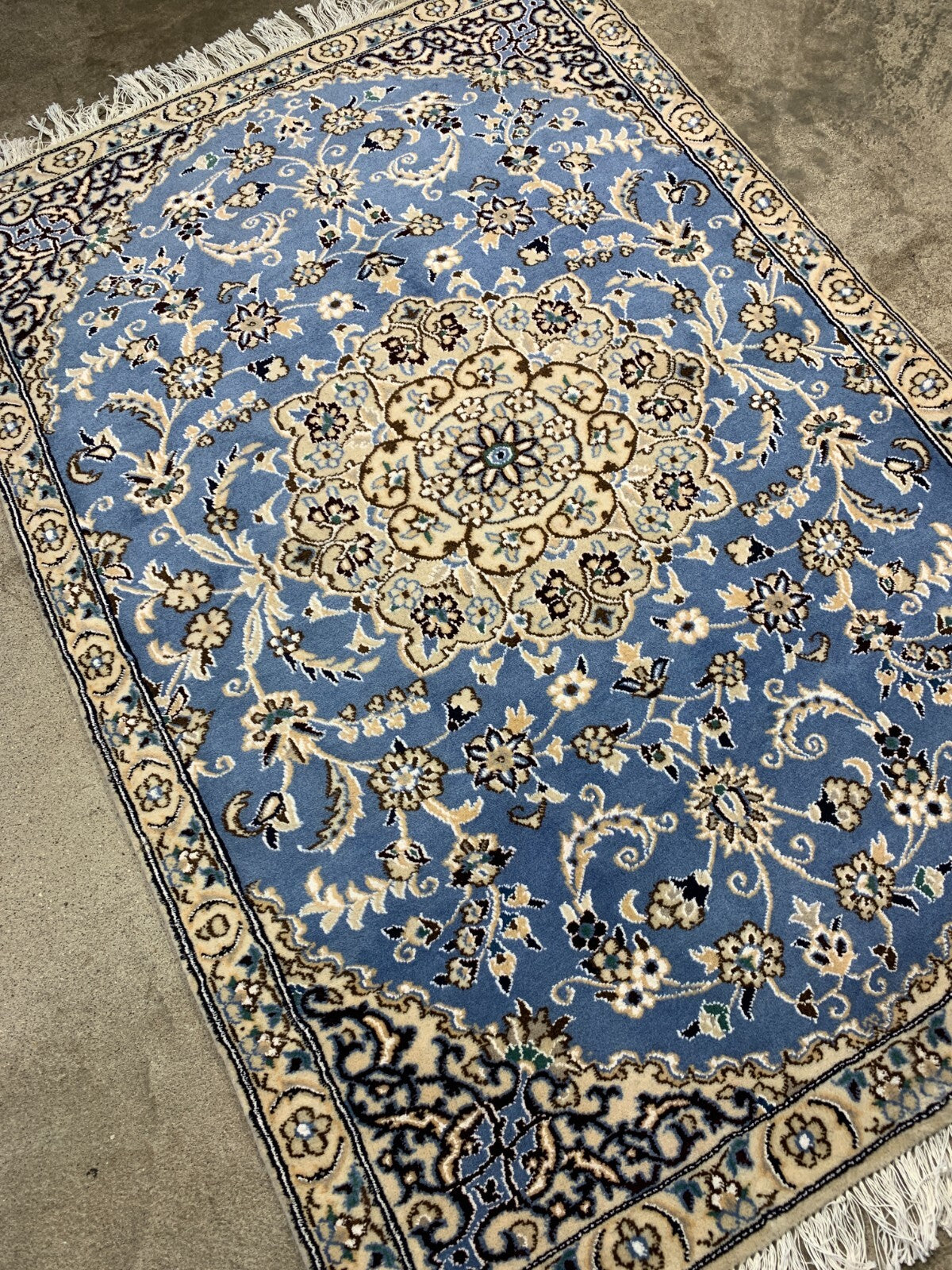 3'0"x4'6" Fine Hand-Knotted Wool & Silk Blend Naine Carpet - Area Rug