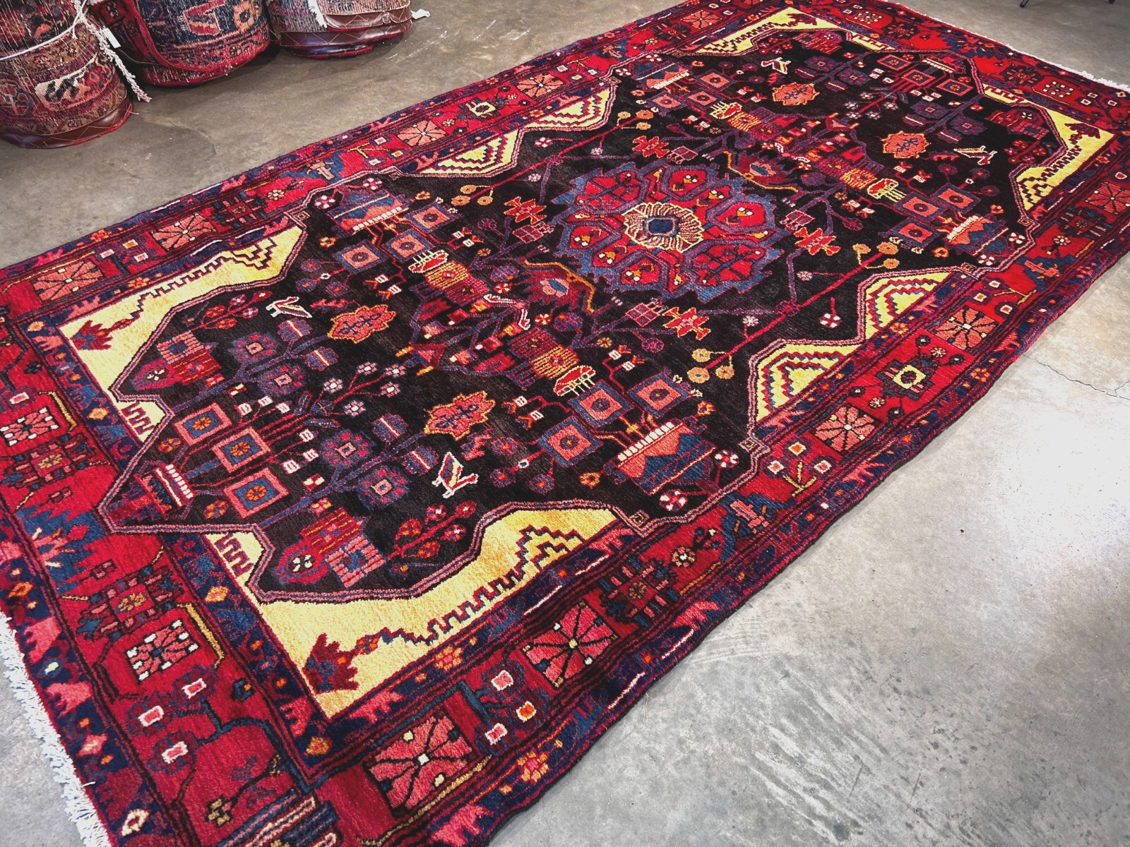 5'3" x 10'3" Hand-Knotted 100% Wool Pile Nahavande Area Rug - Carpet