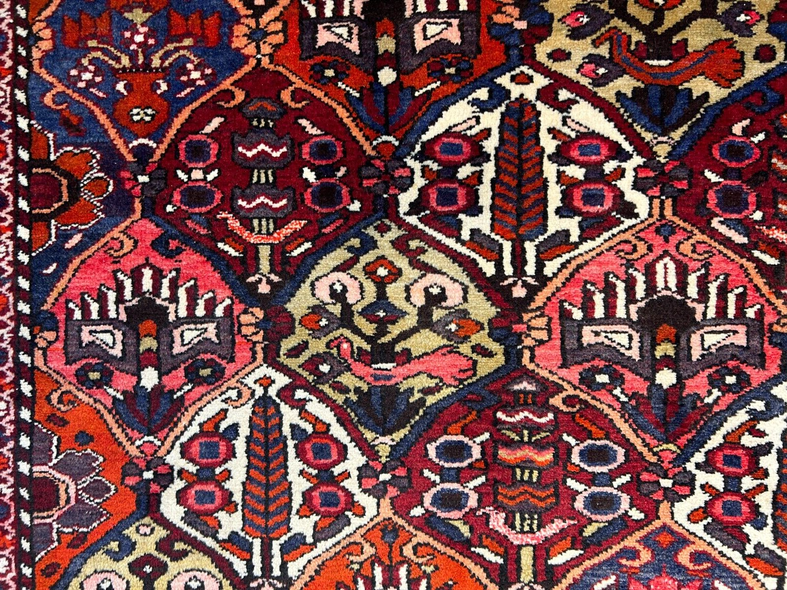 6'6"x10'1" Hand-Knotted 100% Lamb Wool Bakhtiarie Carpet - Area Rug