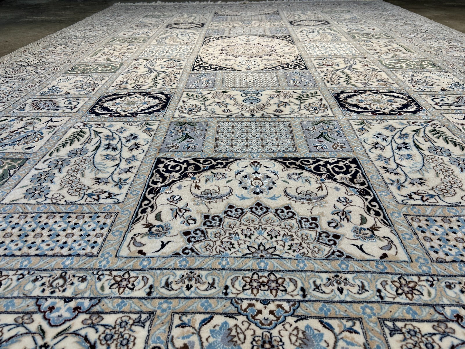 6'9"x10'2" Extra Fine Hand-Knotted Wool & Silk Habibian Naine Rug - Area Carpet
