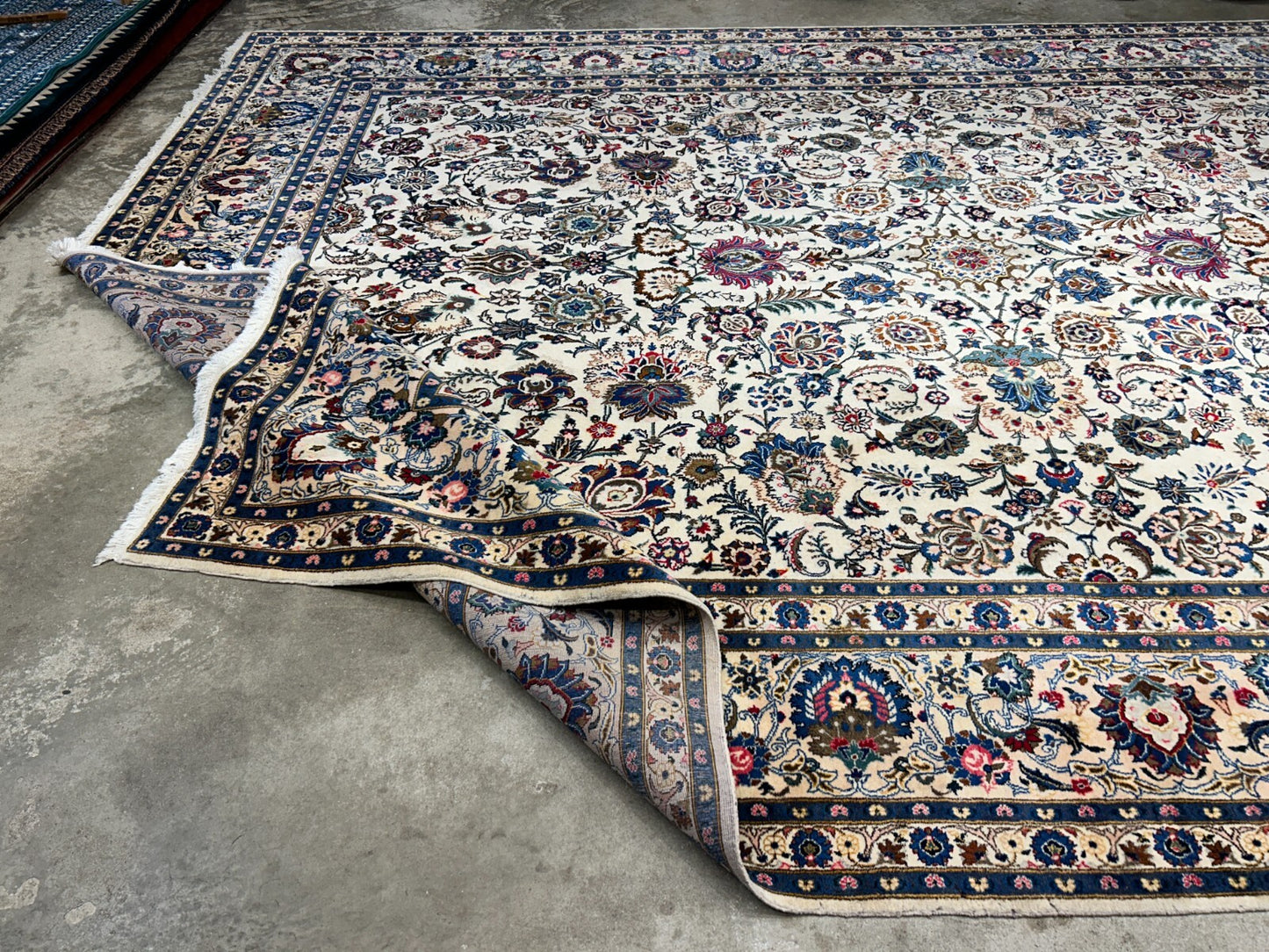 10'5"x13'8" Hand-Knotted 100% Wool Pile All-over Kashane Rug