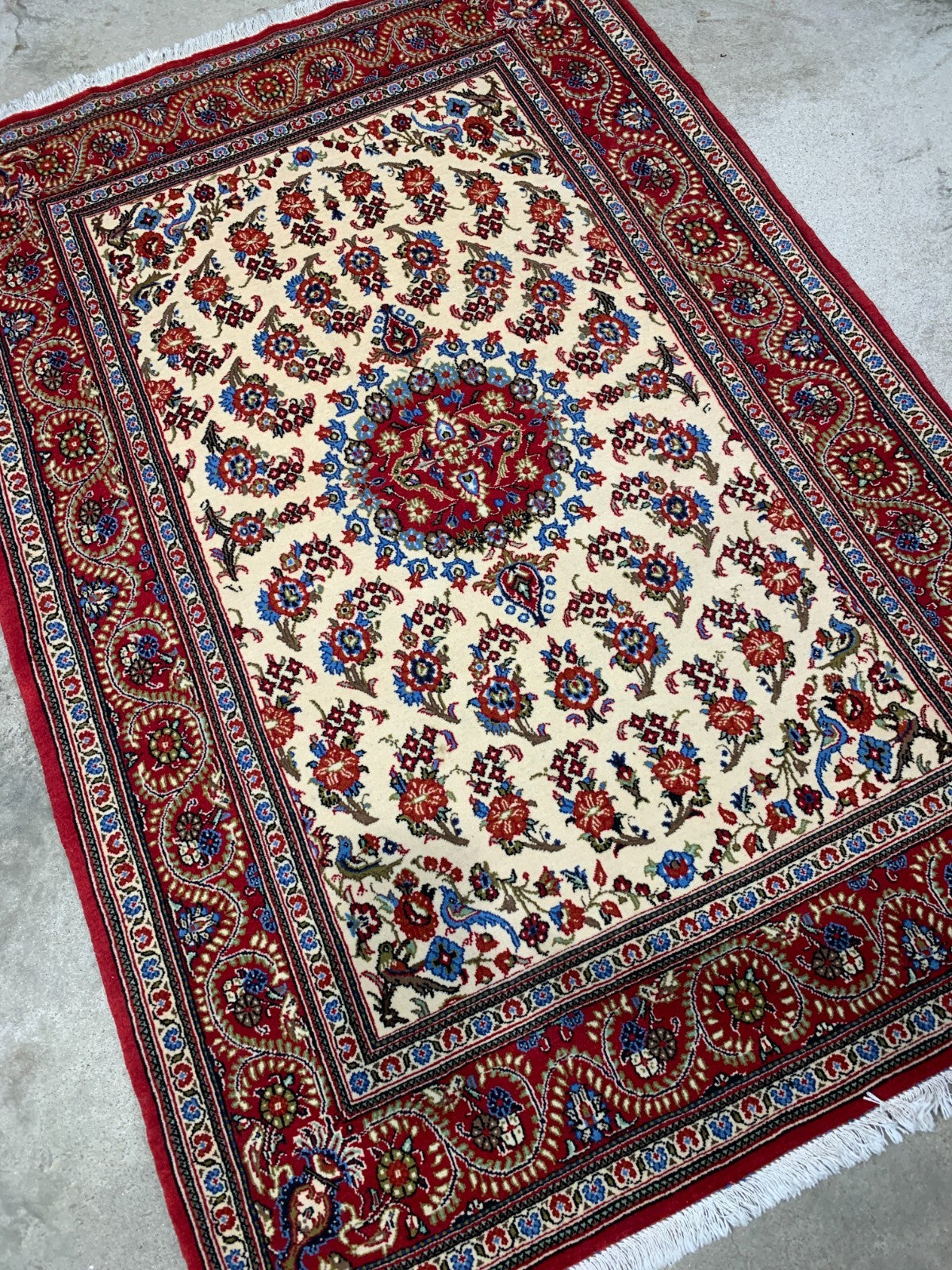 3'3"x5'2'' Hand-Knotted 100% Wool Pile Qume Area Rug