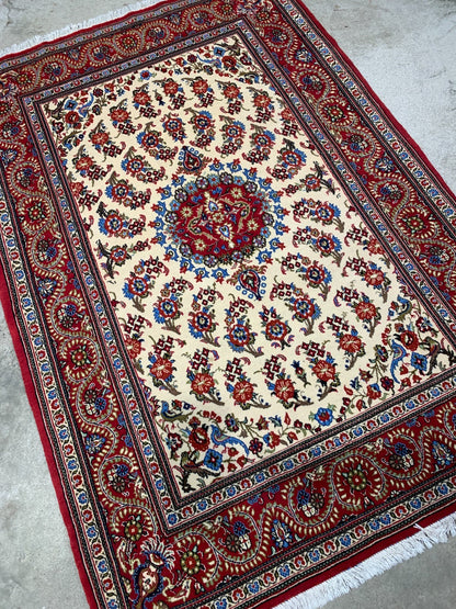 3'3"x5'2'' Hand-Knotted 100% Wool Pile Qume Area Rug