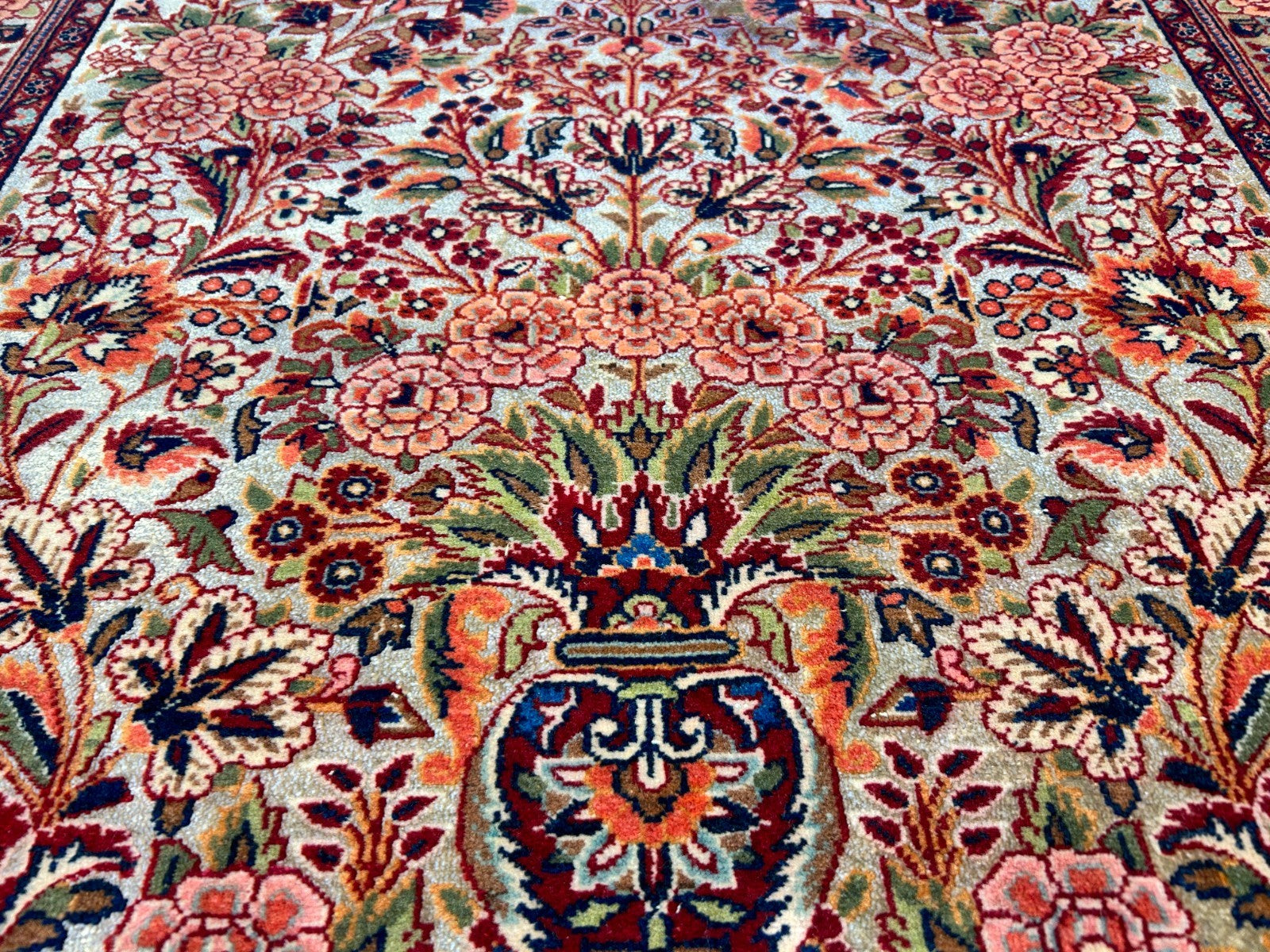 3'3"x5'4" Very Fine Hand-Knotted 100% Wool Pile Persiane Kashane Rug
