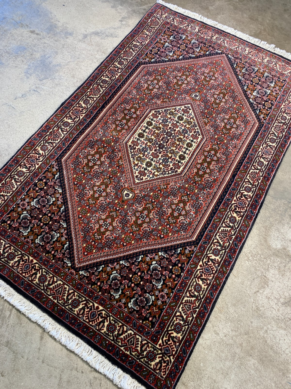 2'11"x4'11'' Hand-Knotted 100% Wool Bidjare Area Rug - Area Carpet