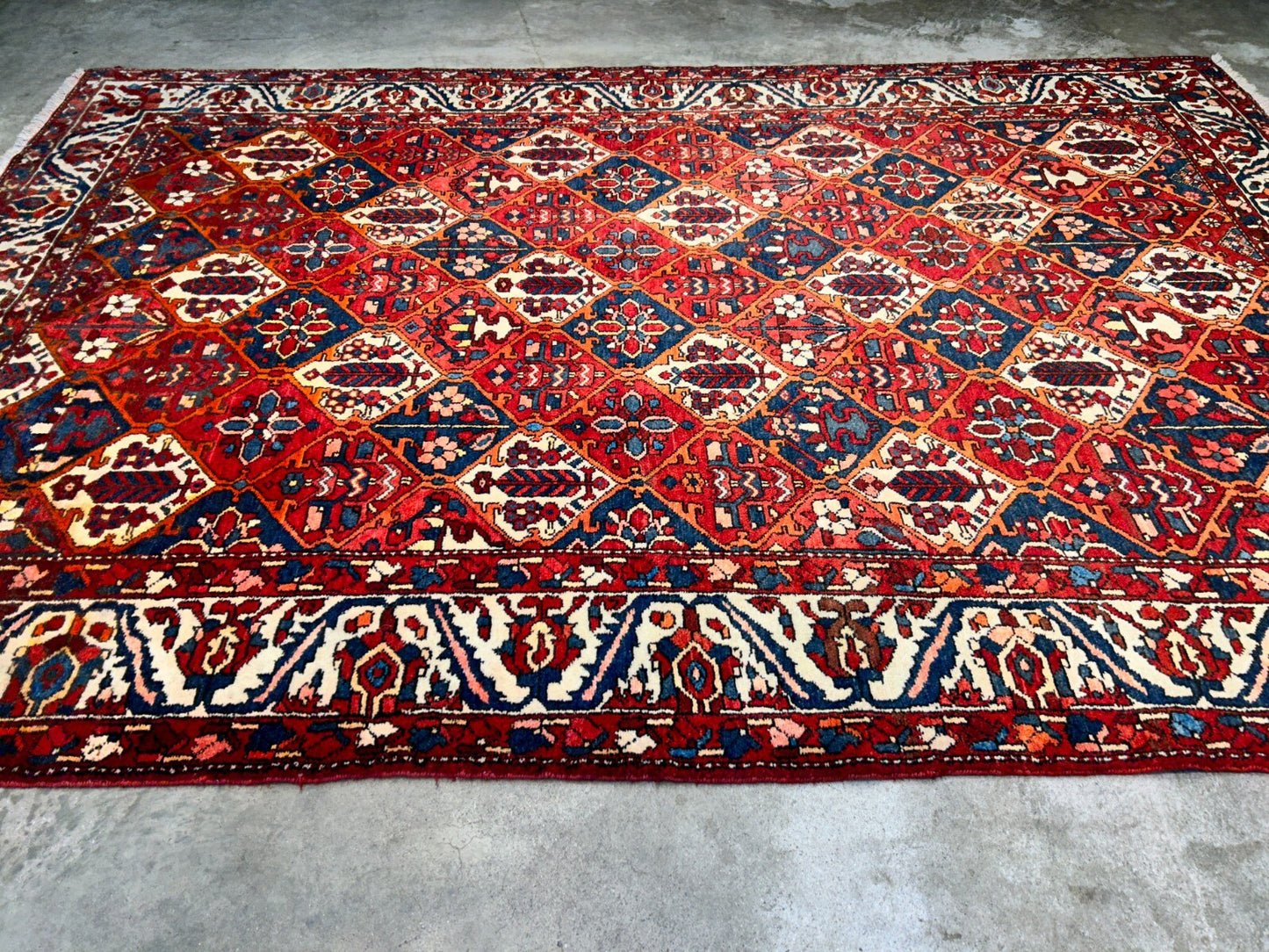 7'0"x9'11" Hand-Knotted 100% Lamb Wool Bakhtiarie Carpet - Area Rug