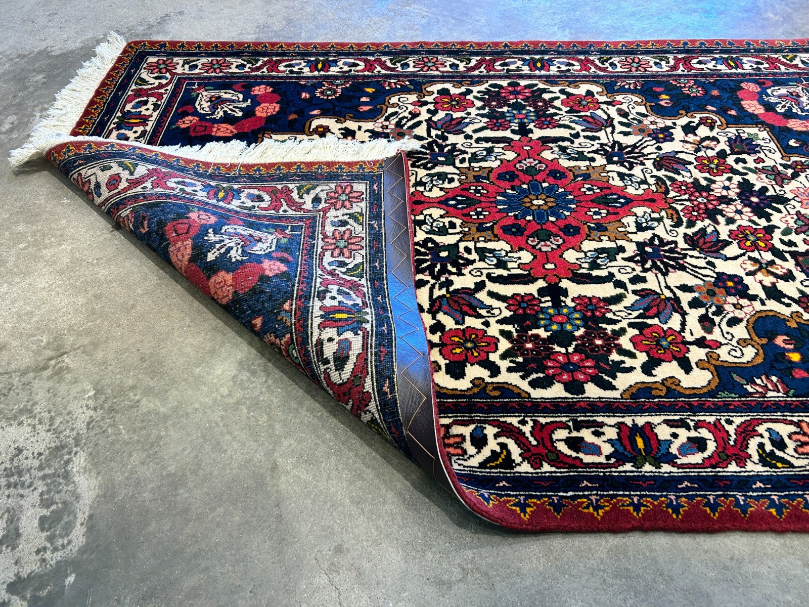 3'5"x5'2'' Hand-Knotted 100% Wool Persiane Bakhtiarie Area Rug