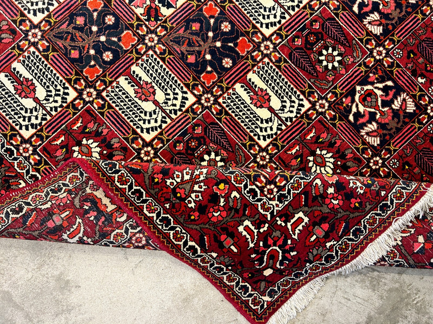 6'11"x10'3" Hand-Knotted 100% Lamb Wool Bakhtiarie Carpet - Area Rug