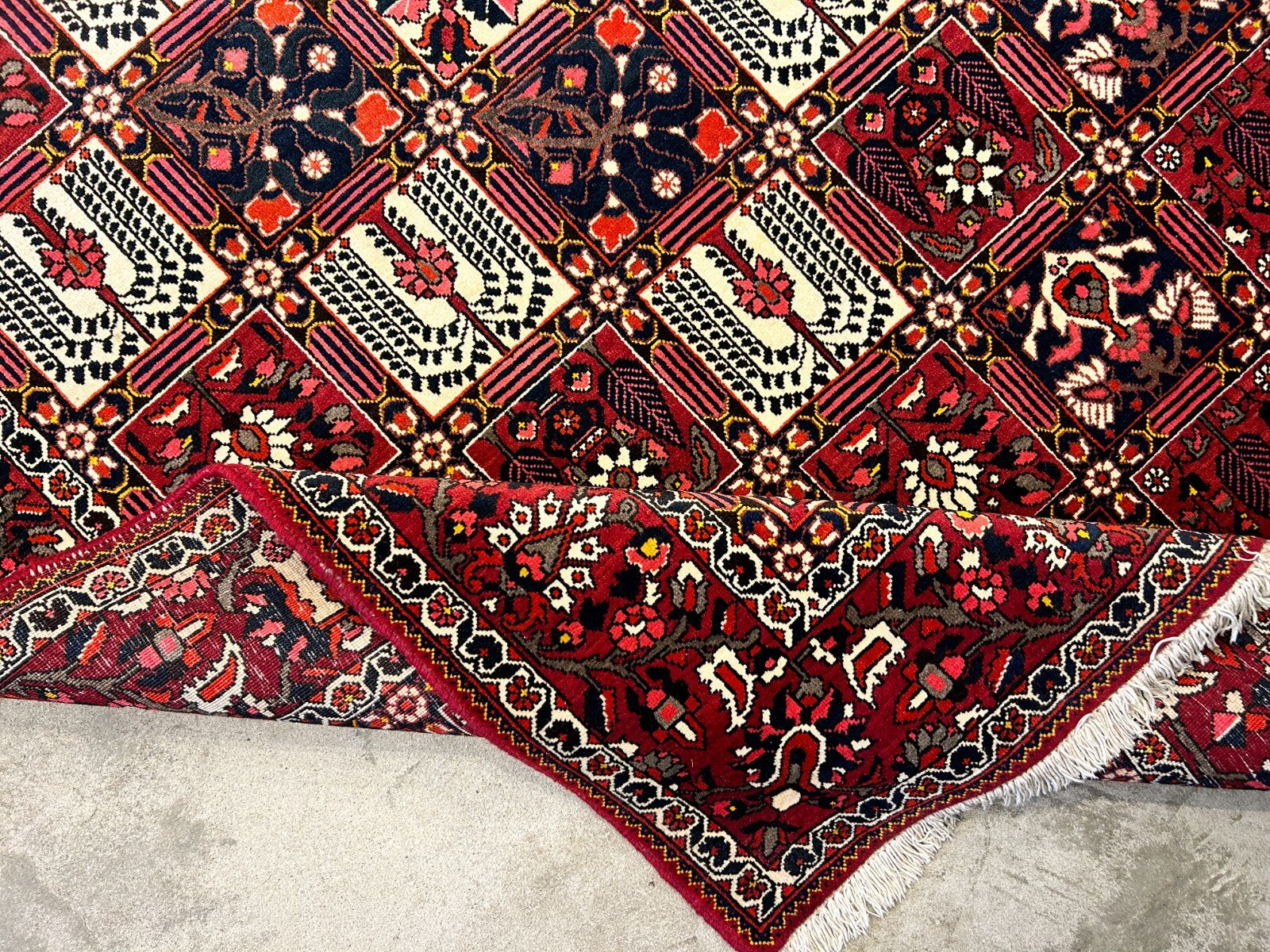 6'11"x10'3" Hand-Knotted 100% Lamb Wool Bakhtiarie Carpet - Area Rug