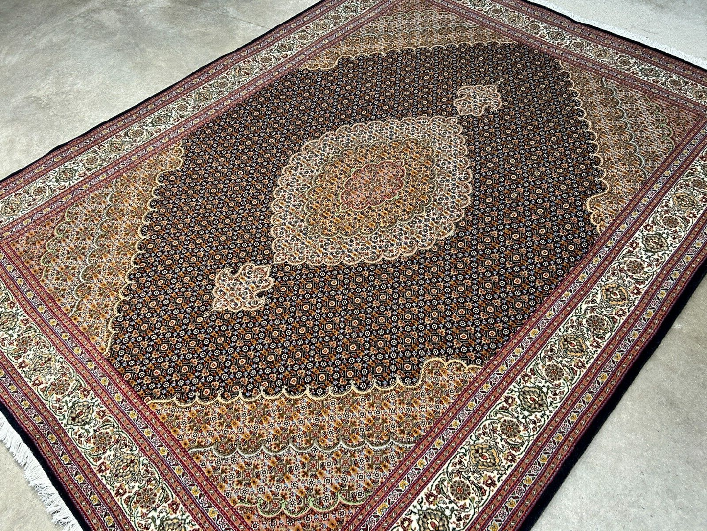 5'6"x7'8" Fine Hand-Knotted Wool & Silk Blend Tabrize Mahi Carpet - Area Rug