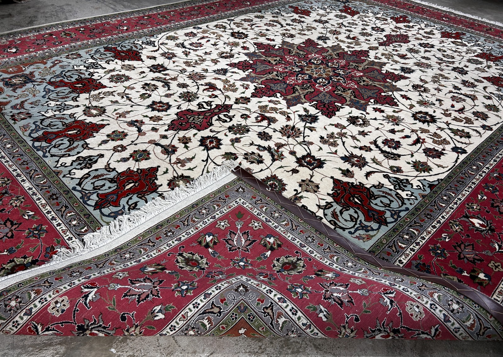 8'2"x11'5'' Very Fine Hand-Knotted Silk & Wool Tabrize Area Rug - Carpet