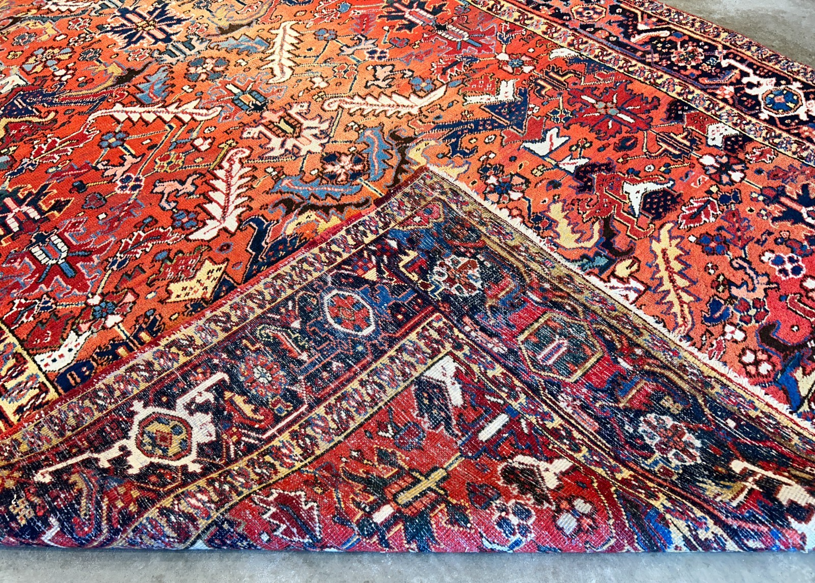 Collector Item - 8'6"x11'4" Antique Fine Wool Herize Hand-Knotted Rug