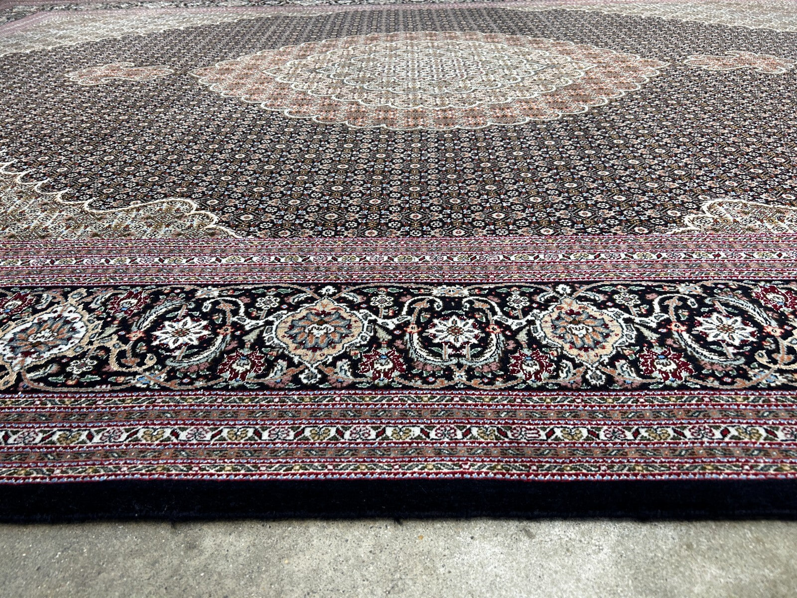8'2"x11'5" Fine Hand-Knotted Wool & Silk Oriental Rug - Area Carpet
