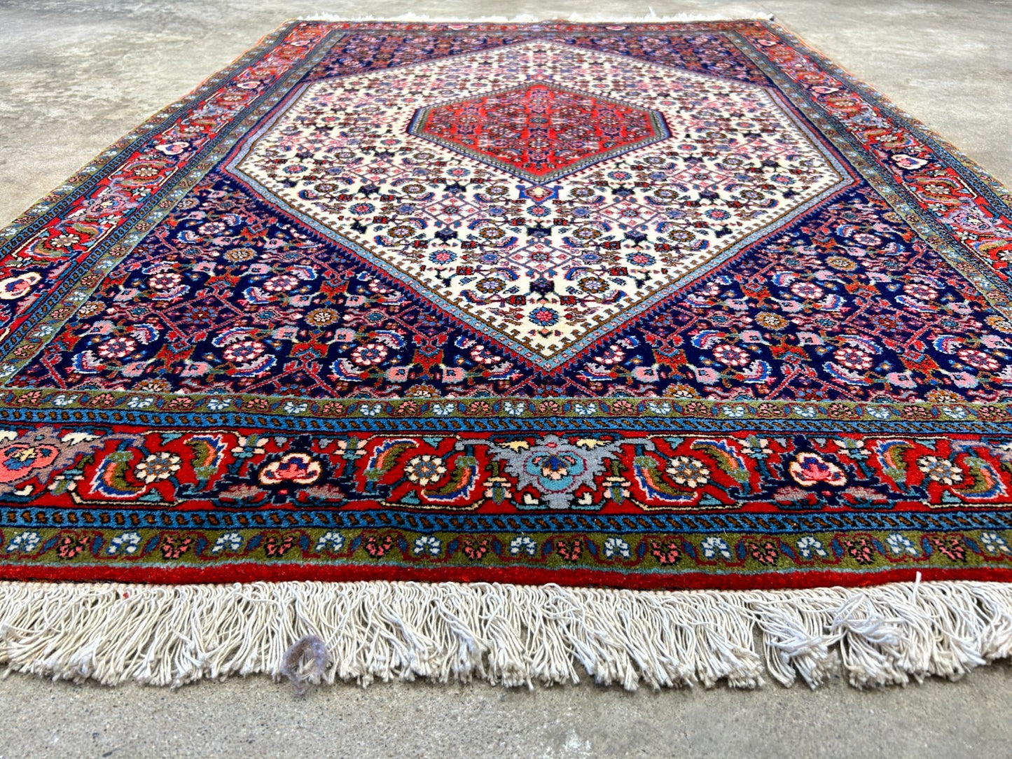 3'9"x5'5" Hand-Knotted 100% Wool Pile Bijare Rug