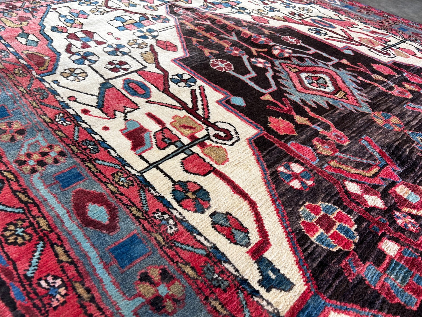4'11" x 11'4'' Hand-Knotted 100% Lamb Wool Pile Nahavande Area Rug - Carpet