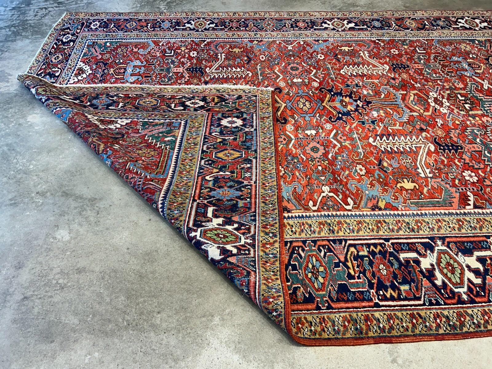 Collector Item - 9'1"x12'2" Antique Fine Wool Herize Hand-Knotted Rug