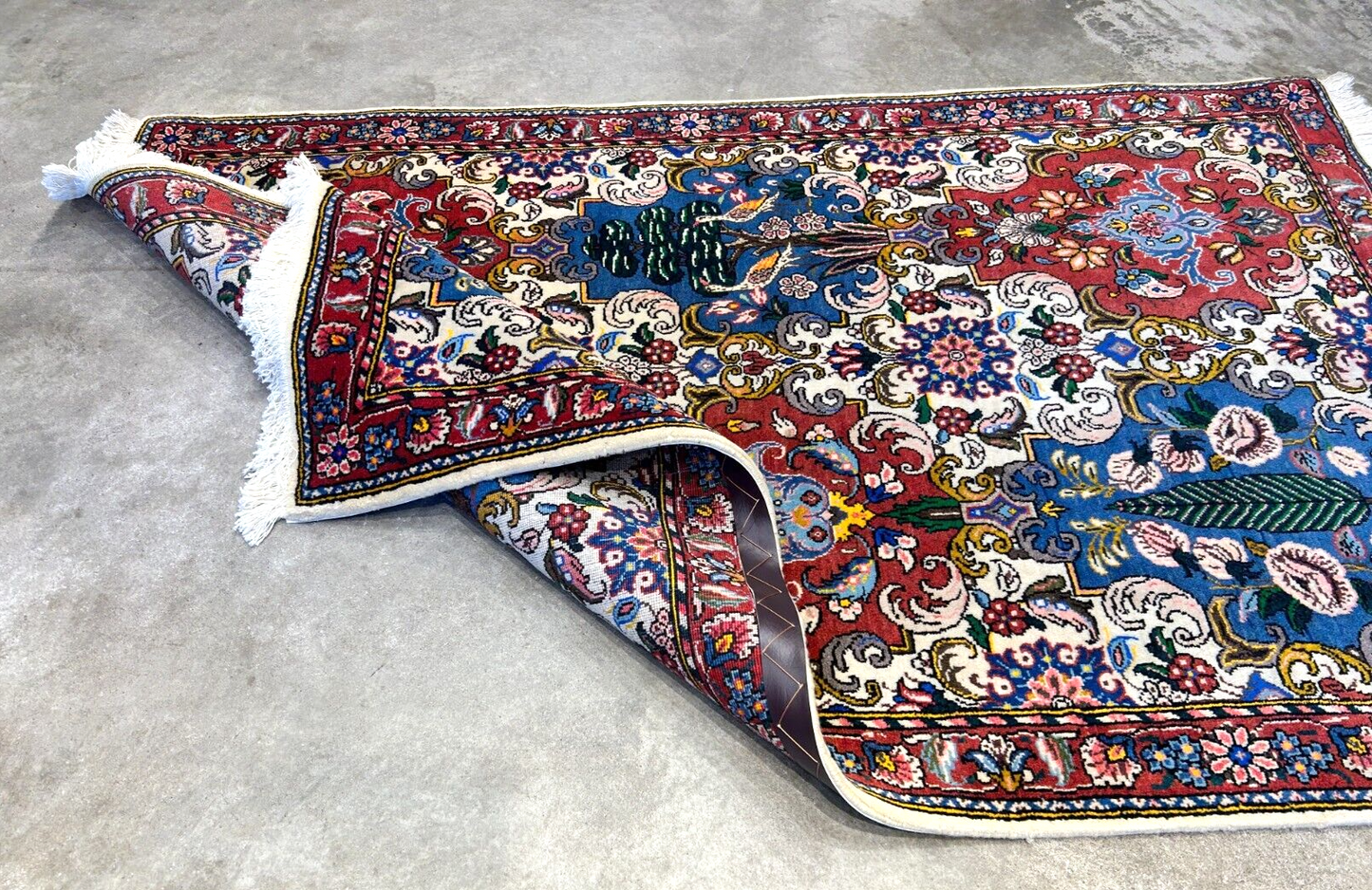 3'5"x5'2" Hand-Knotted 100% Lamb Wool Bakhtiarie Area Rug