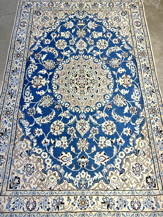 3'1"x4'9" Fine Hand-Knotted Wool & Silk Naine Rug