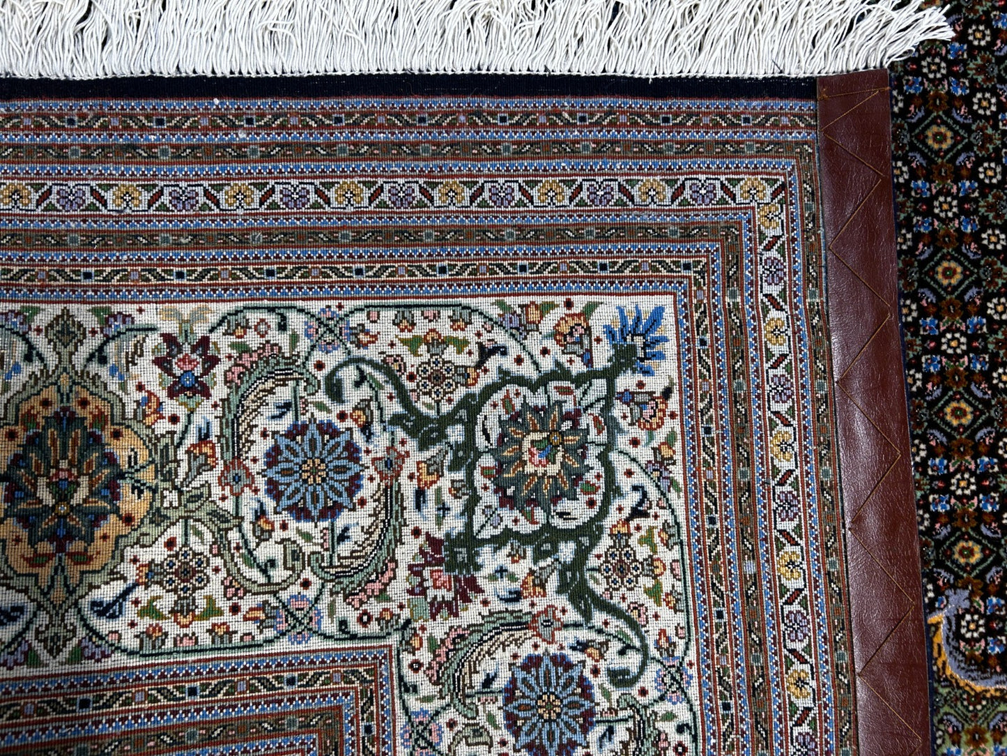 8'3"x11'6" Fine Hand-Knotted Wool & Silk Oriental Rug - Area Carpet