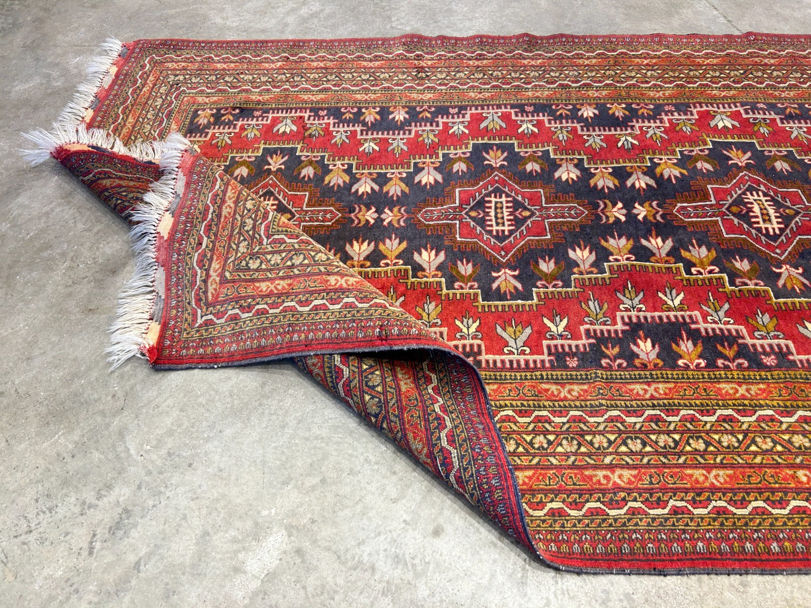 3'11"x6'3" Hand-Knotted 100% Wool Pile Geometric Rug