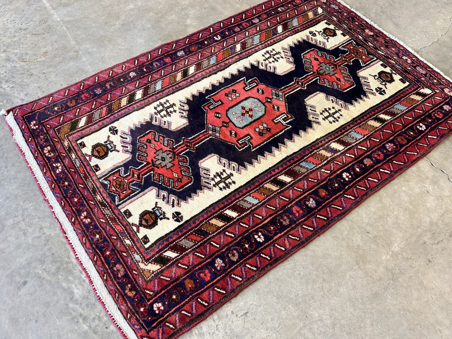 3'4"x4'9" Hand-Knotted 100% Wool Pile Hamadane Rug