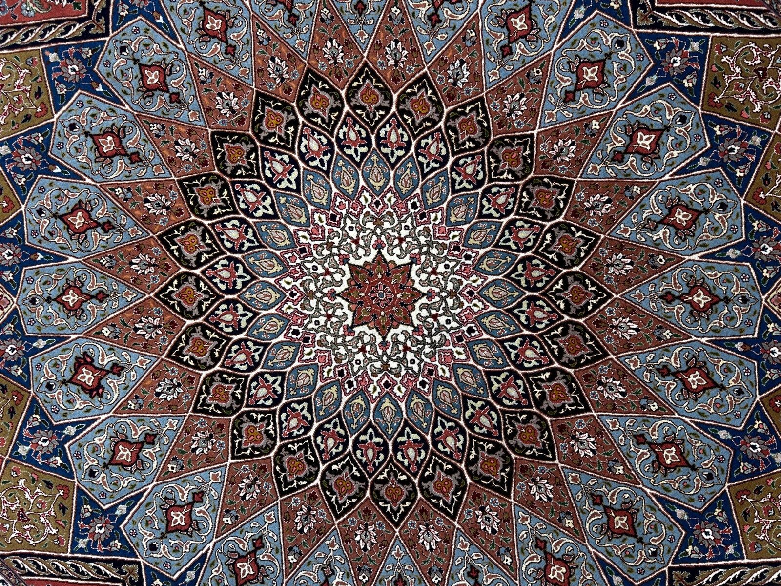8'3"x10'5" Very Fine Hand-Knotted Wool & Silk Tabrize Rug