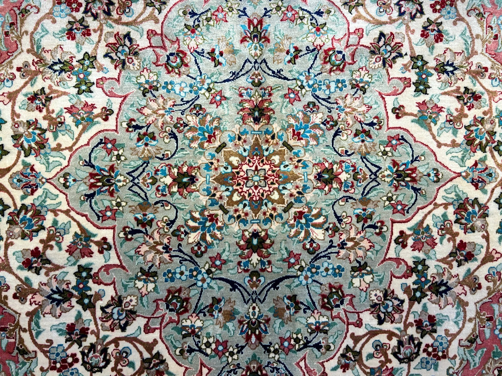 6'5"x9'5" Exquisite Hand-Knotted 100% Silk Qume Rug