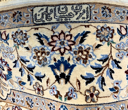 4'4"x6'8" Very Fine Hand-Knotted Wool & Silk Blend Naine Carpet - Area Rug